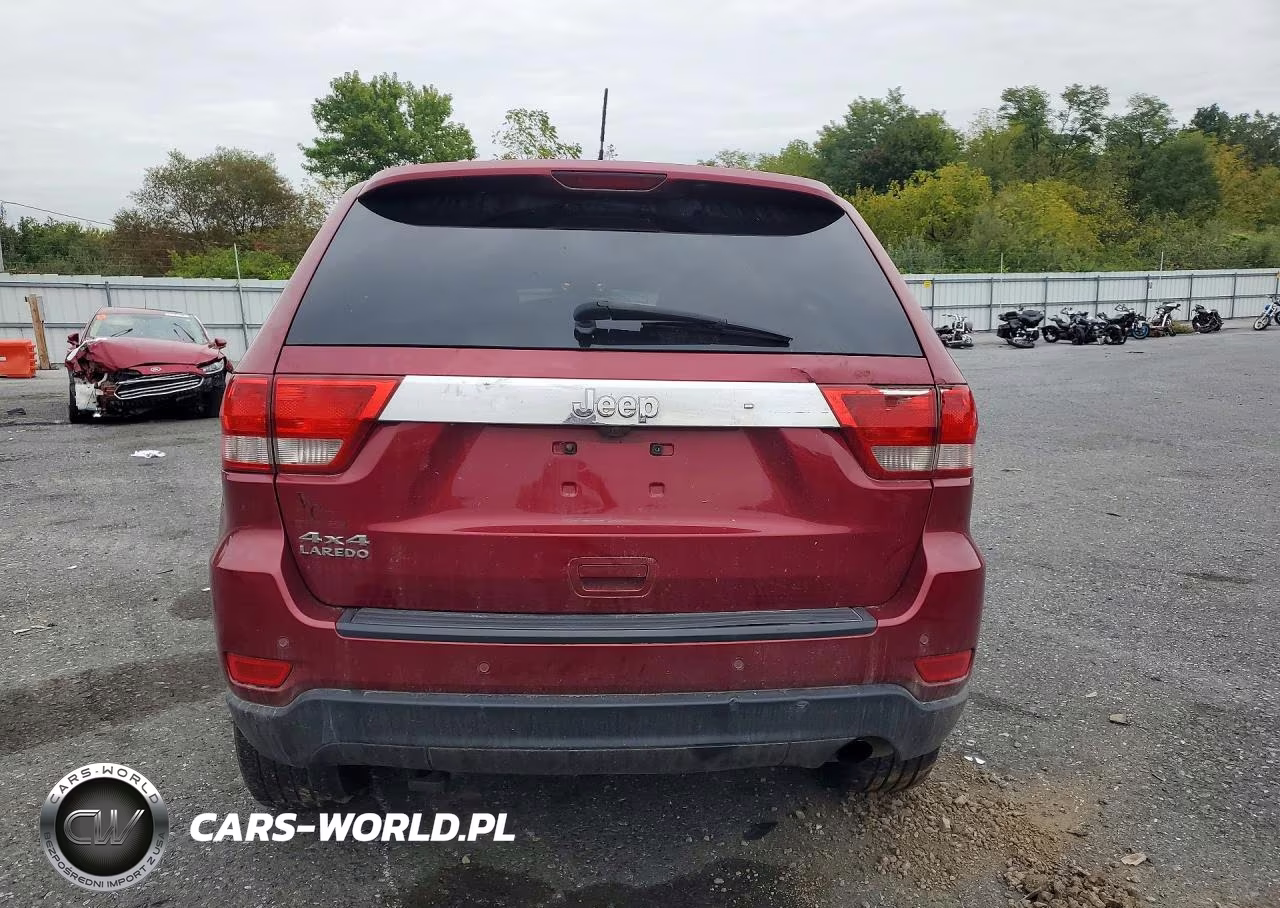 2013 Jeep Grand Cherokee Laredo VIN:1C4RJFAG5DC502560 - 6