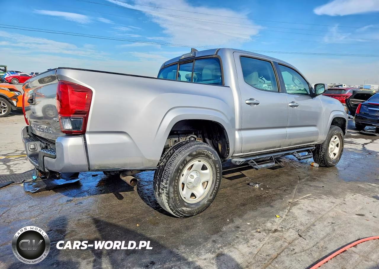 2018 Toyota Tacoma Sr V6 VIN:5TFCZ5AN6JX131758 - 3