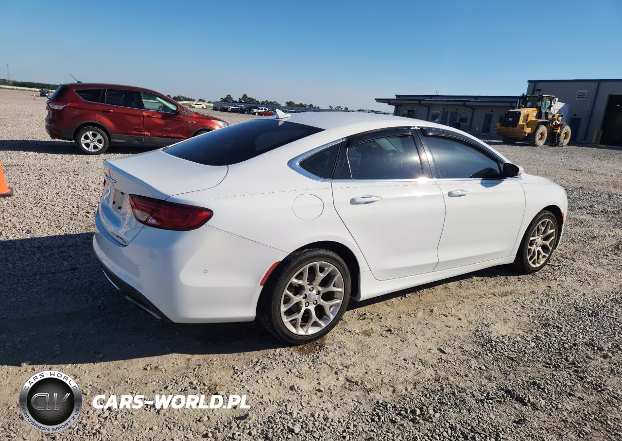 2015 Chrysler 200 C VIN:1C3CCCEG2FN589547 - 3