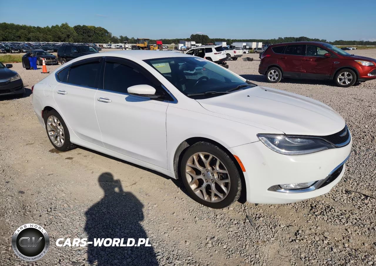 2015 Chrysler 200 C VIN:1C3CCCEG2FN589547 - 4