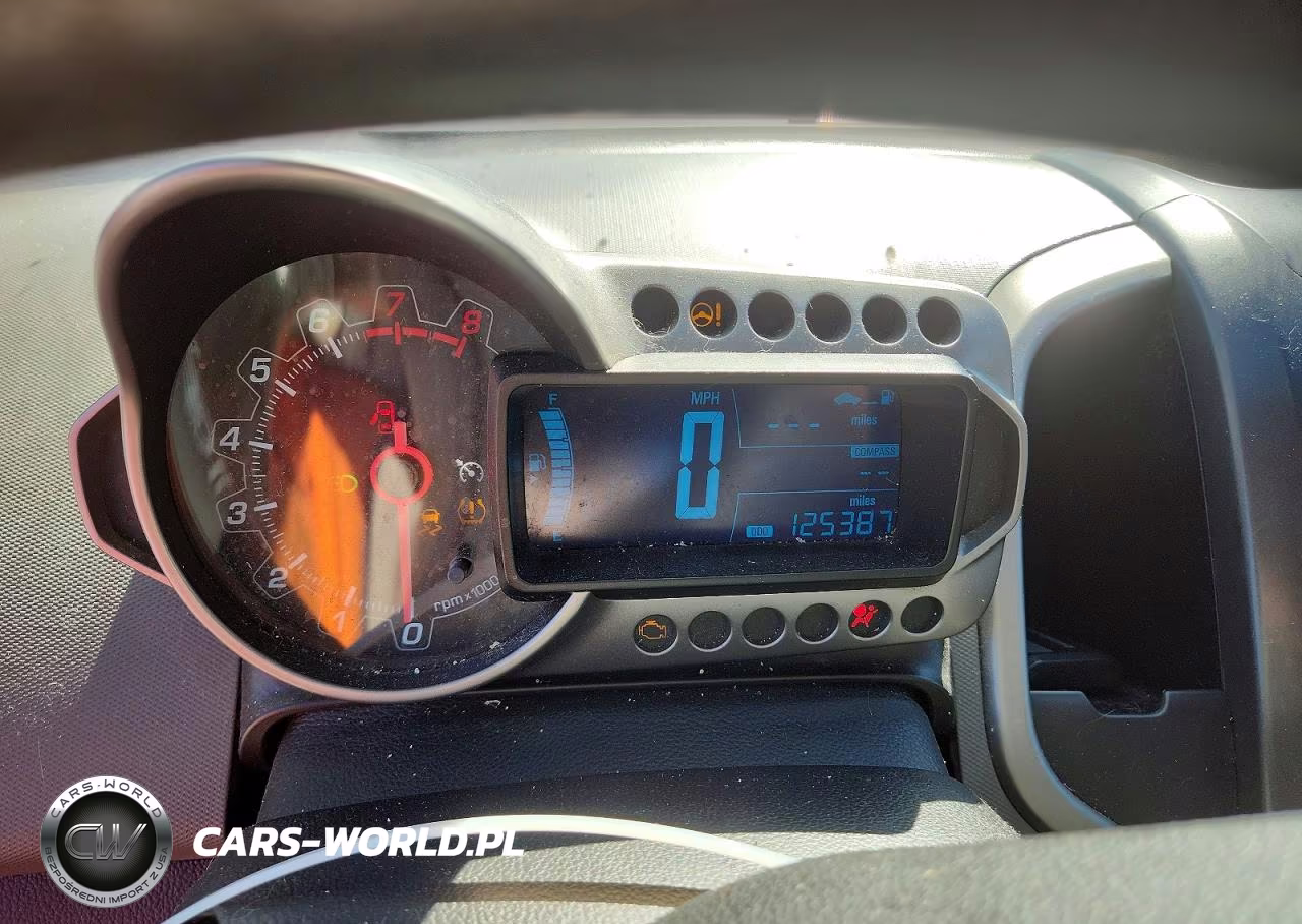 2015 Chevrolet Sonic Lt VIN:1G1JC6SG0F4211685 - 9