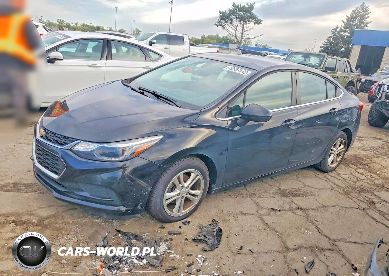 2018 Chevrolet Cruze Lt VIN:1G1BE5SM4J7215549 - 1