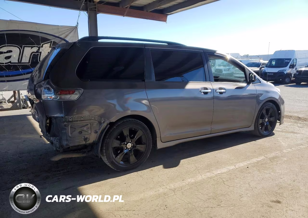 2013 Toyota Sienna Sport VIN:5TDXK3DC3DS399634 - 3