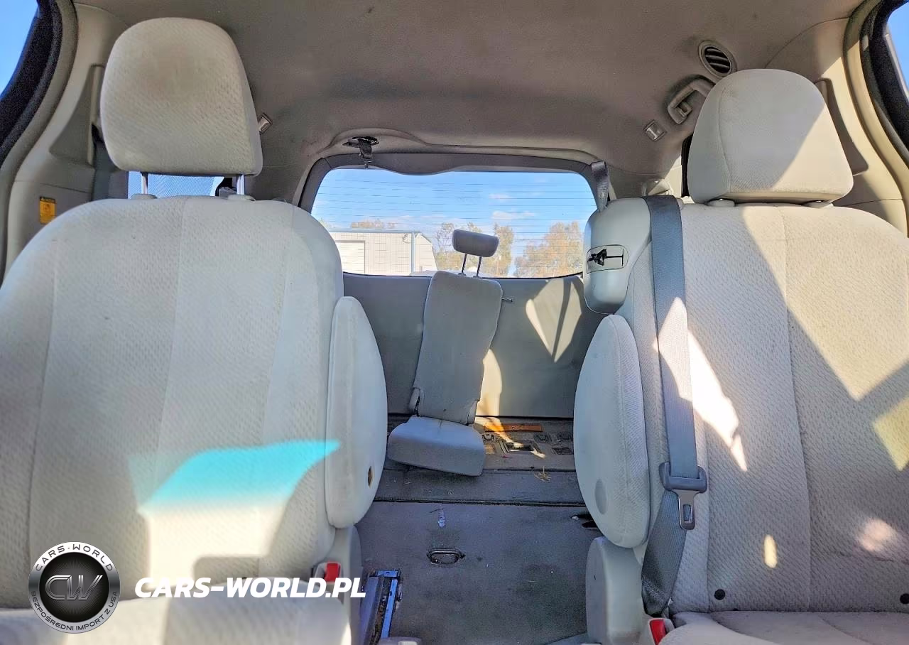 2012 Toyota Sienna Le VIN:5TDKK3DC4CS193912 - 10