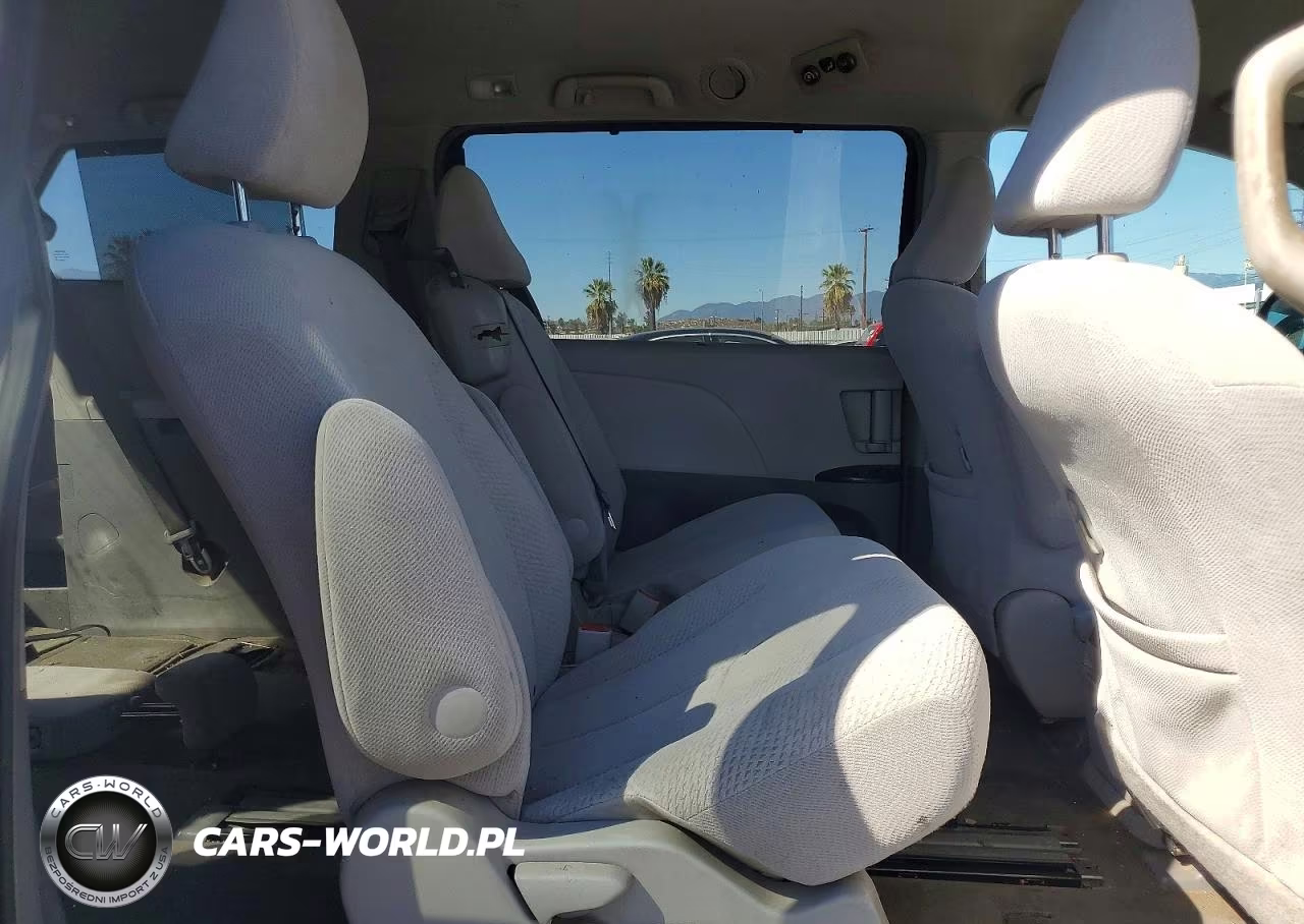2012 Toyota Sienna Le VIN:5TDKK3DC4CS193912 - 11