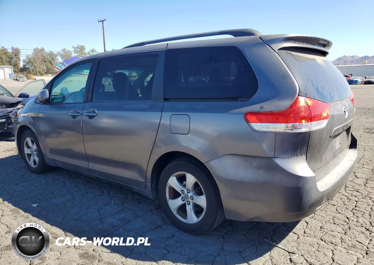 2012 Toyota Sienna Le VIN:5TDKK3DC4CS193912 - 2