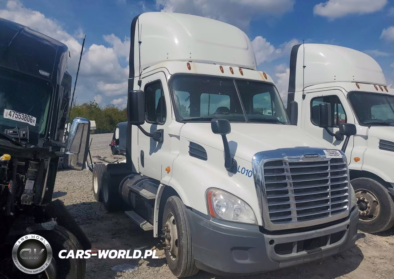 2014 Freightliner Cascadia Semi Truck VIN:1FUJGBDV0ELFY0823 - 4