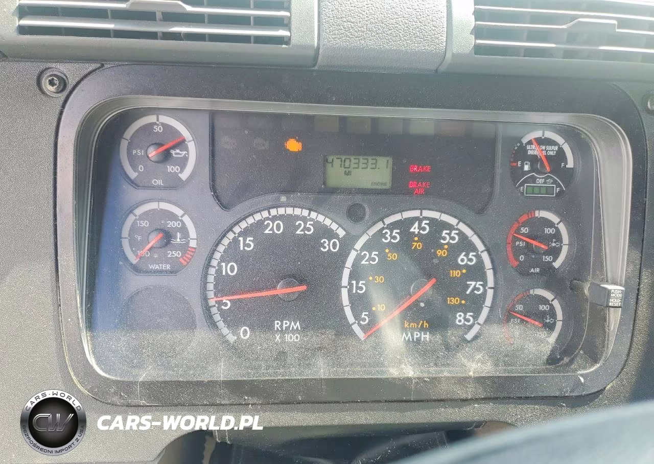 2014 Freightliner Cascadia Semi Truck VIN:1FUJGBDV0ELFY0823 - 9