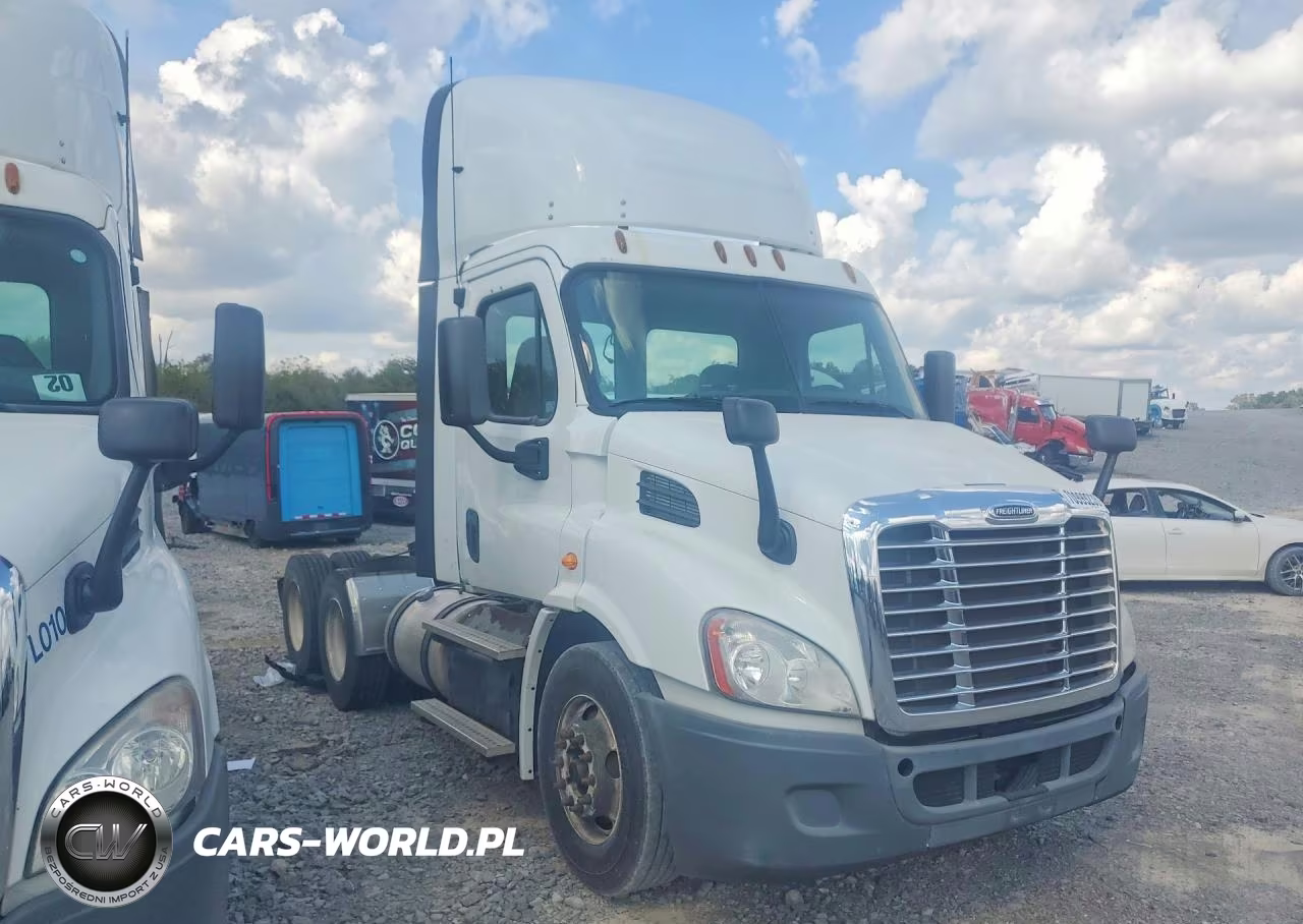 2014 Freightliner Cascadia Semi Truck VIN:1FUJGBDV0ELFY0837 - 4