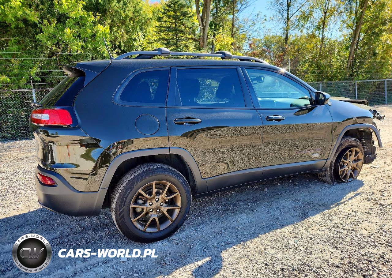 2017 Jeep Cherokee Latitude VIN:1C4PJMCB9HW529763 - 3