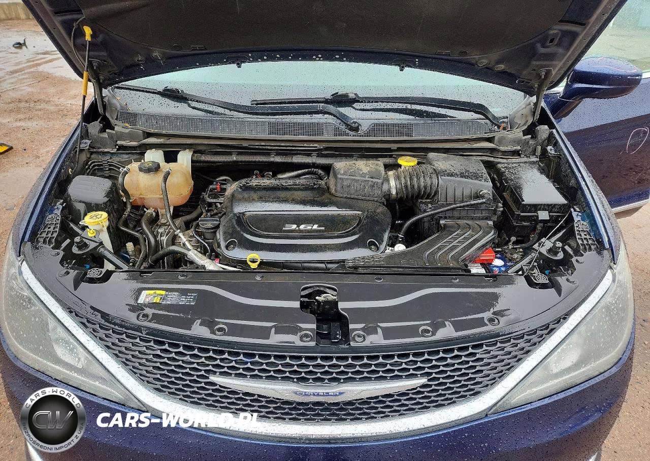 2017 Chrysler Pacifica Touring L VIN:2C4RC1BG6HR769702 - 12