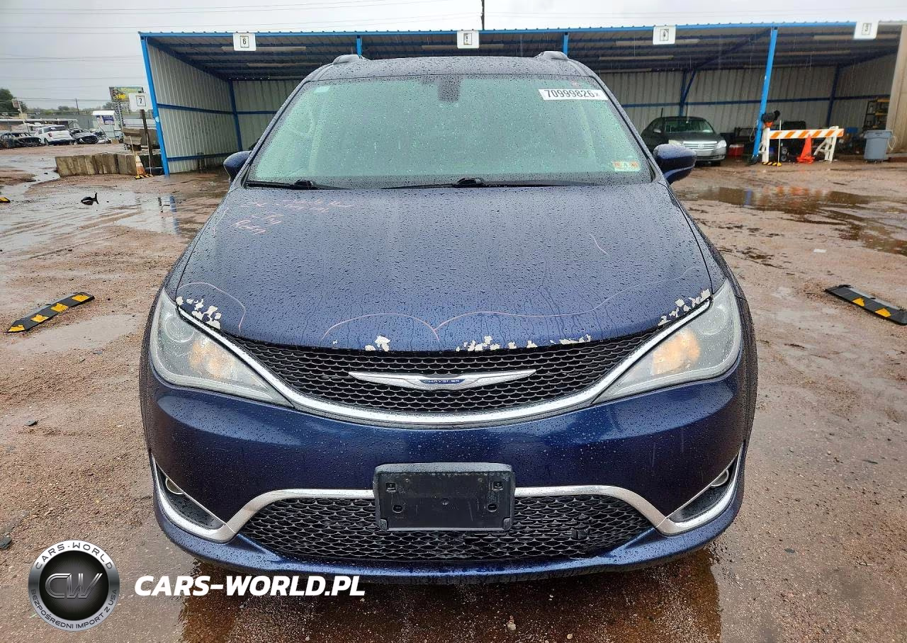 2017 Chrysler Pacifica Touring L VIN:2C4RC1BG6HR769702 - 5