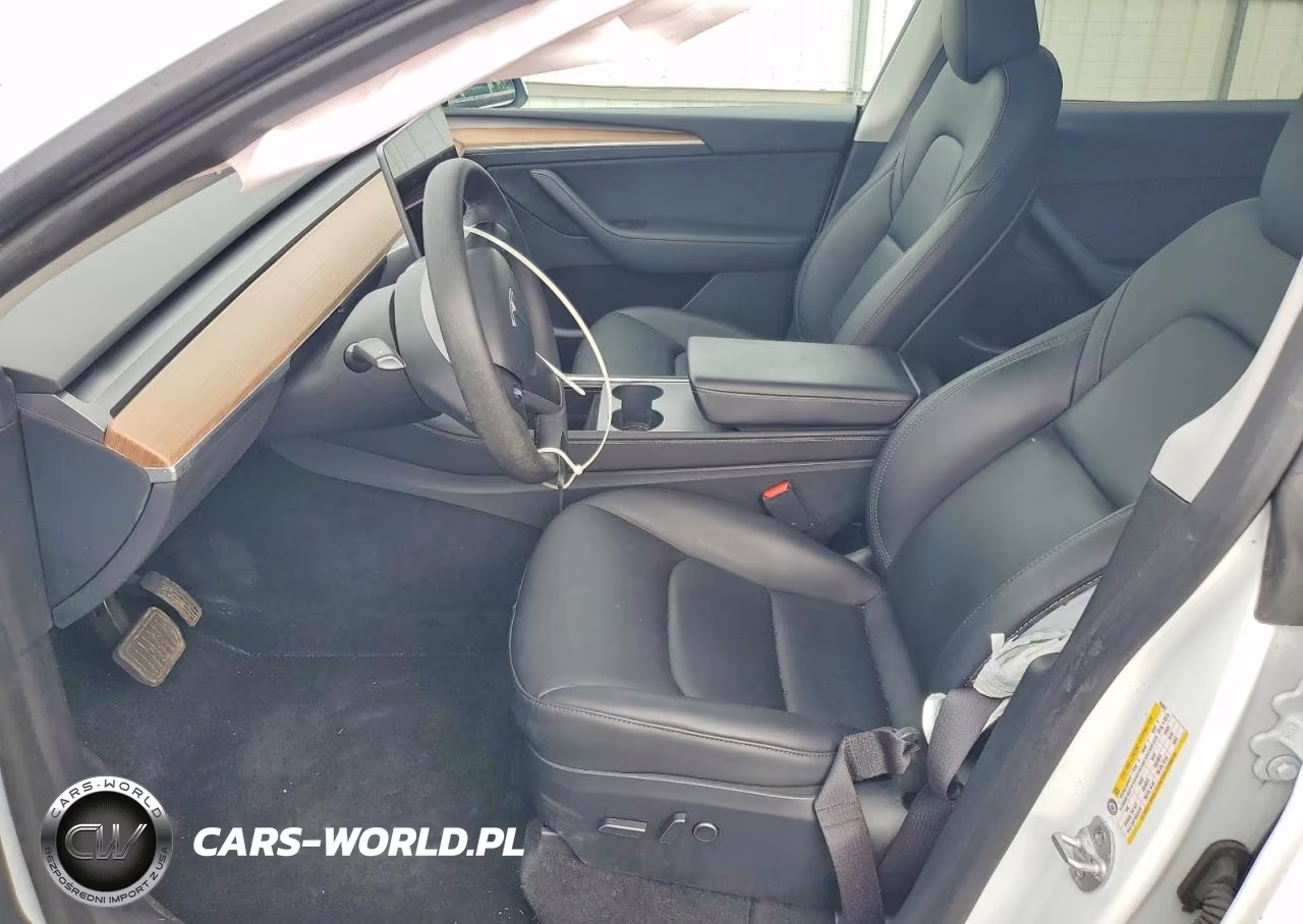 2023 Tesla Model Y VIN:7SAYGDED4PF933951 - 7