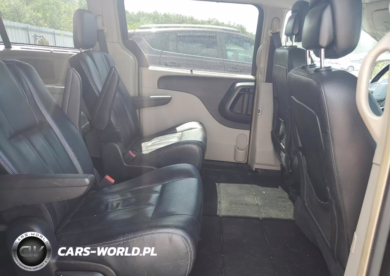 2016 Chrysler Town & Country Touring VIN:2C4RC1BG0GR112151 - 11