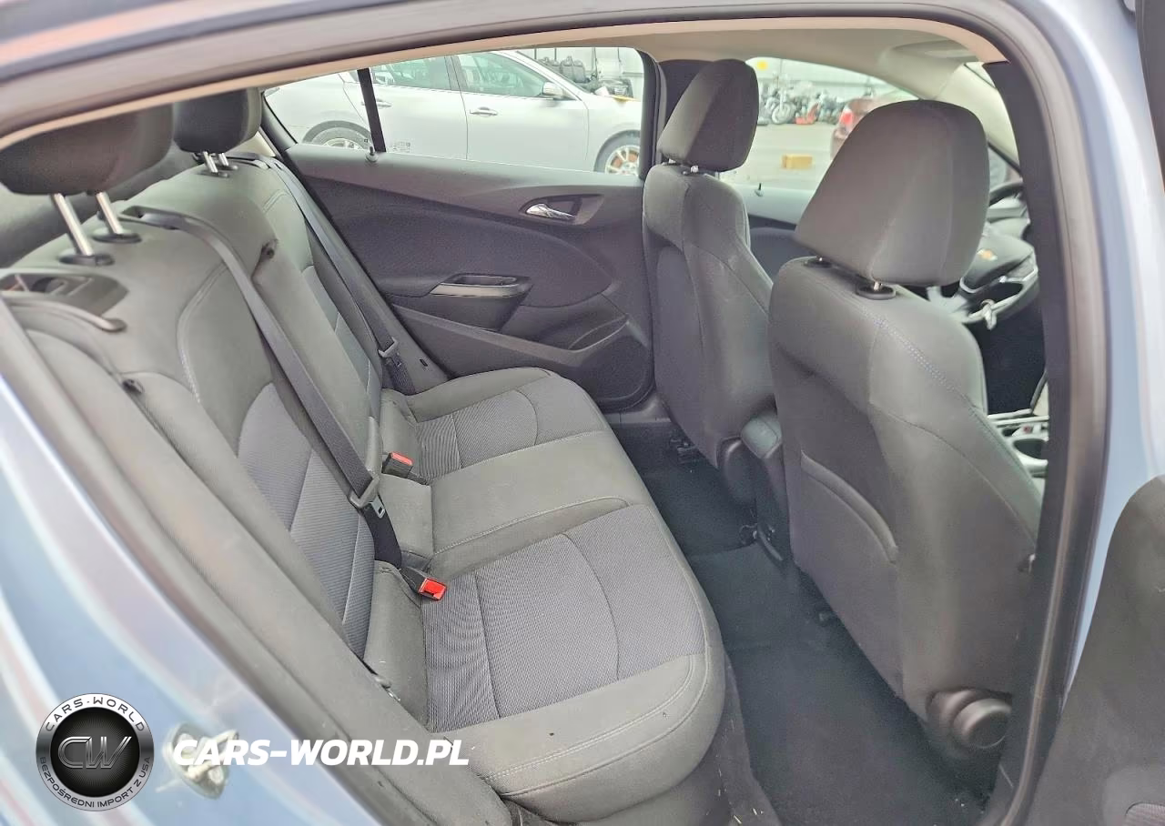 2018 Chevrolet Cruze Lt VIN:1G1BE5SM0J7132376 - 10