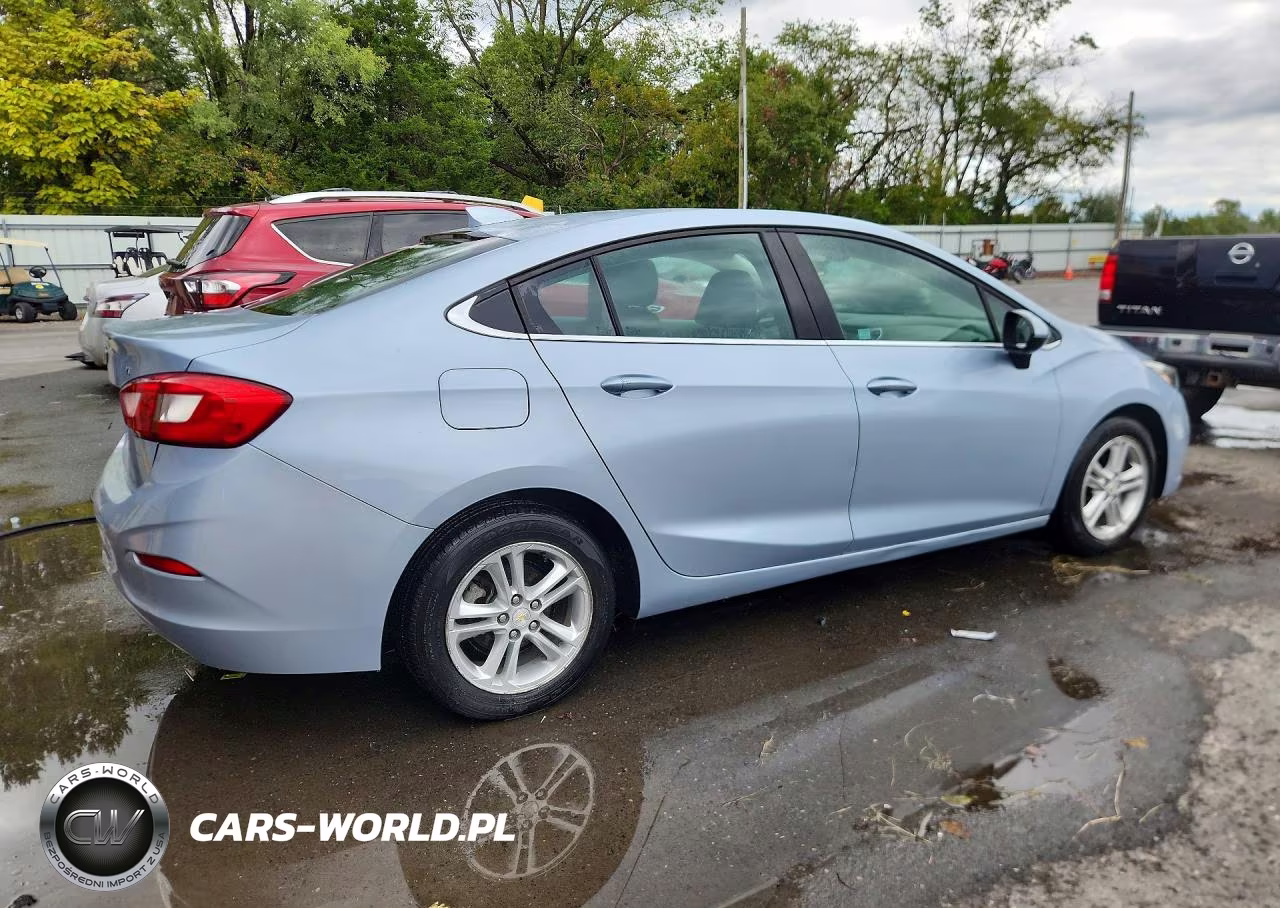 2018 Chevrolet Cruze Lt VIN:1G1BE5SM0J7132376 - 3