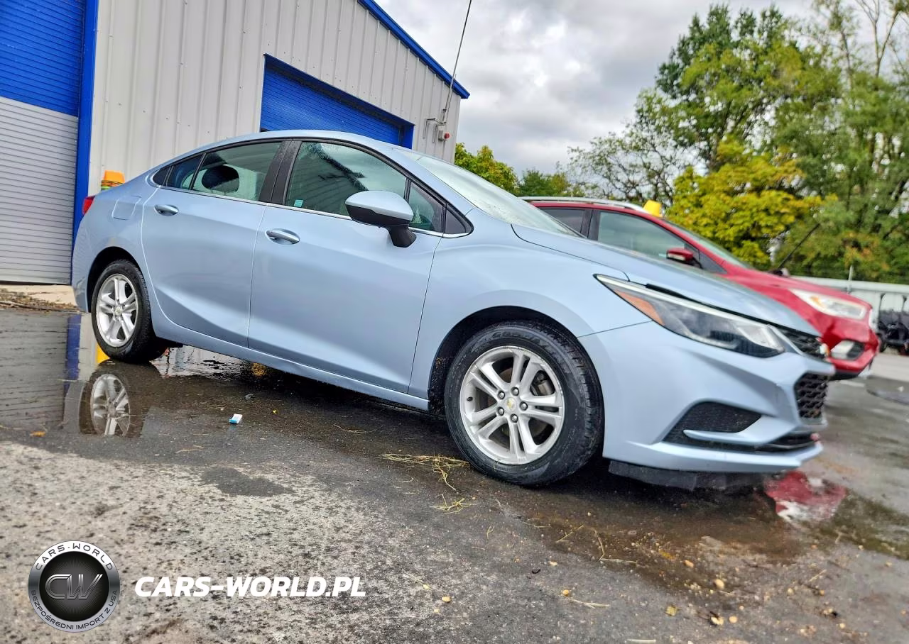 2018 Chevrolet Cruze Lt VIN:1G1BE5SM0J7132376 - 4