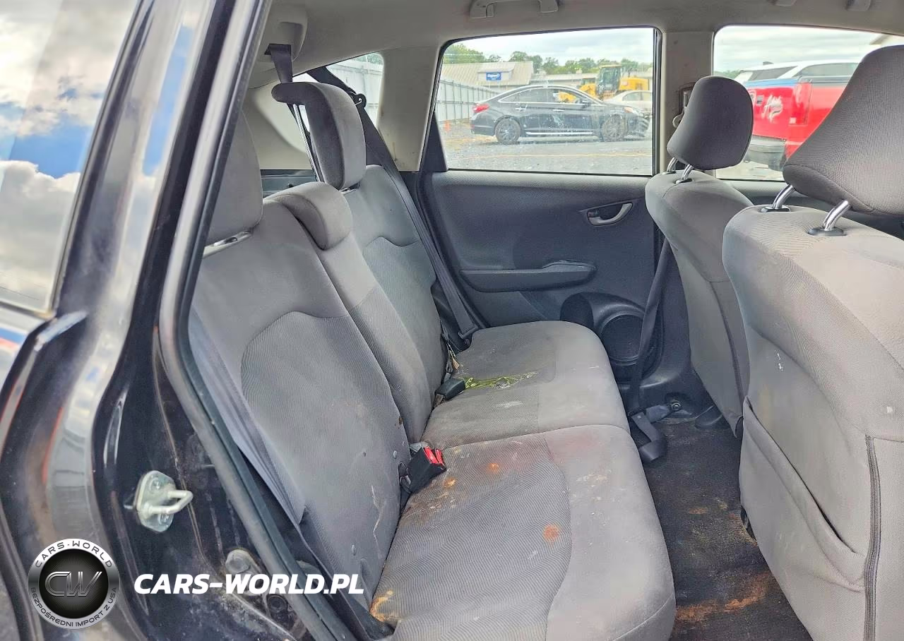 2013 Honda Fit VIN:JHMGE8H31DC025568 - 11