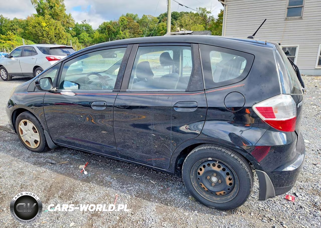 2013 Honda Fit VIN:JHMGE8H31DC025568 - 2