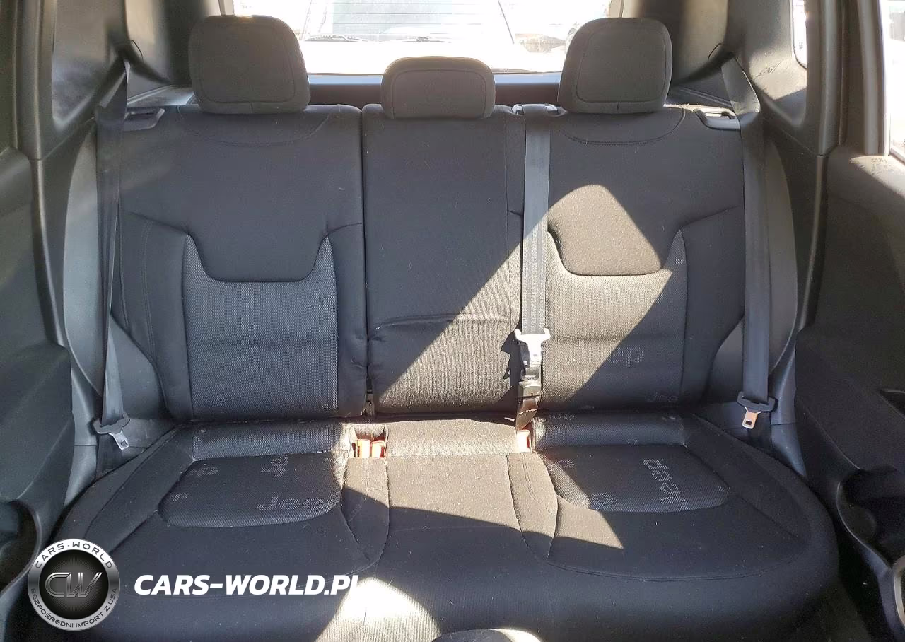 2016 Jeep Renegade VIN:ZACCJAAT1GPD70578 - 10