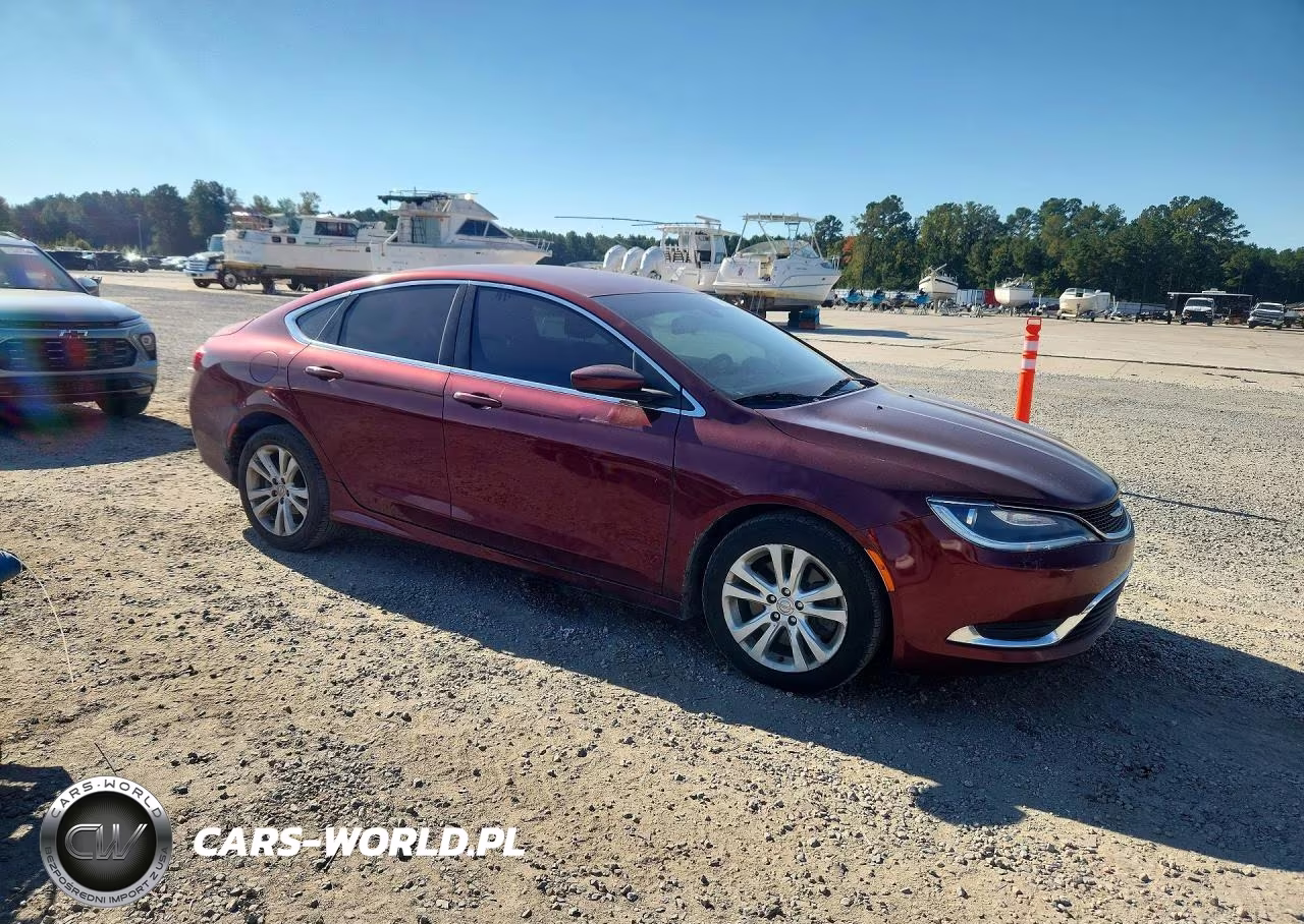 2015 Chrysler 200 Limited VIN:1C3CCCAGXFN731570 - 4