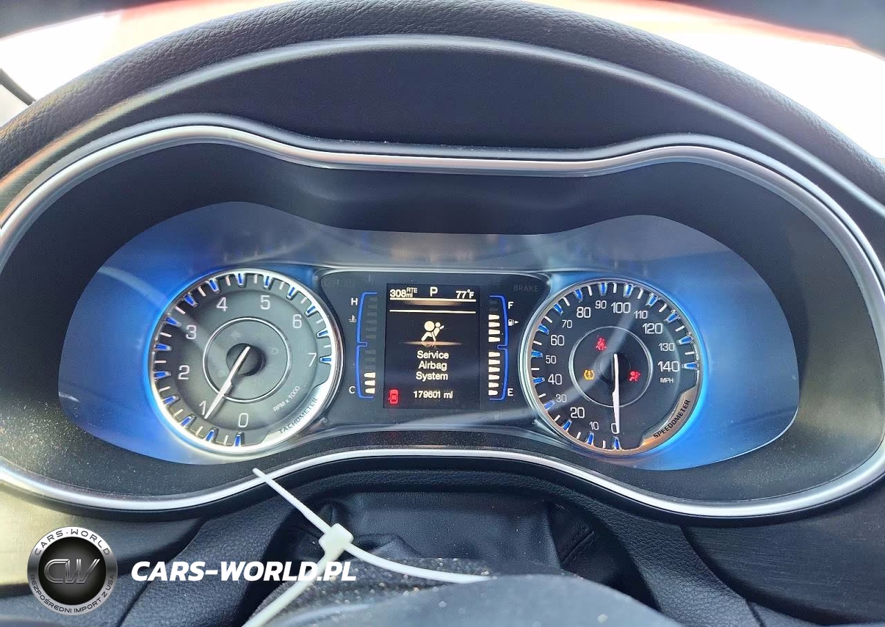 2015 Chrysler 200 Limited VIN:1C3CCCAGXFN731570 - 9