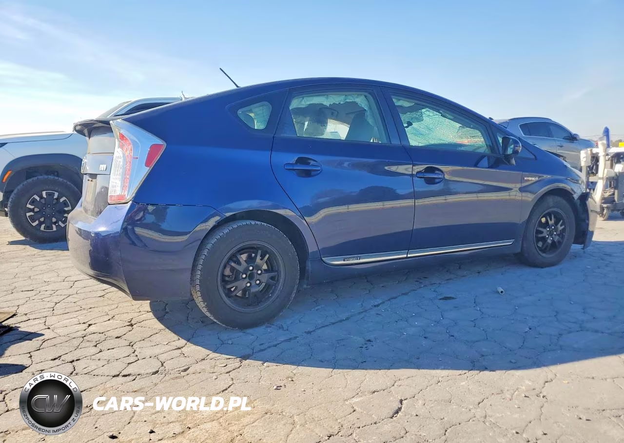 2014 Toyota Prius Three VIN:JTDKN3DU5E1741755 - 3