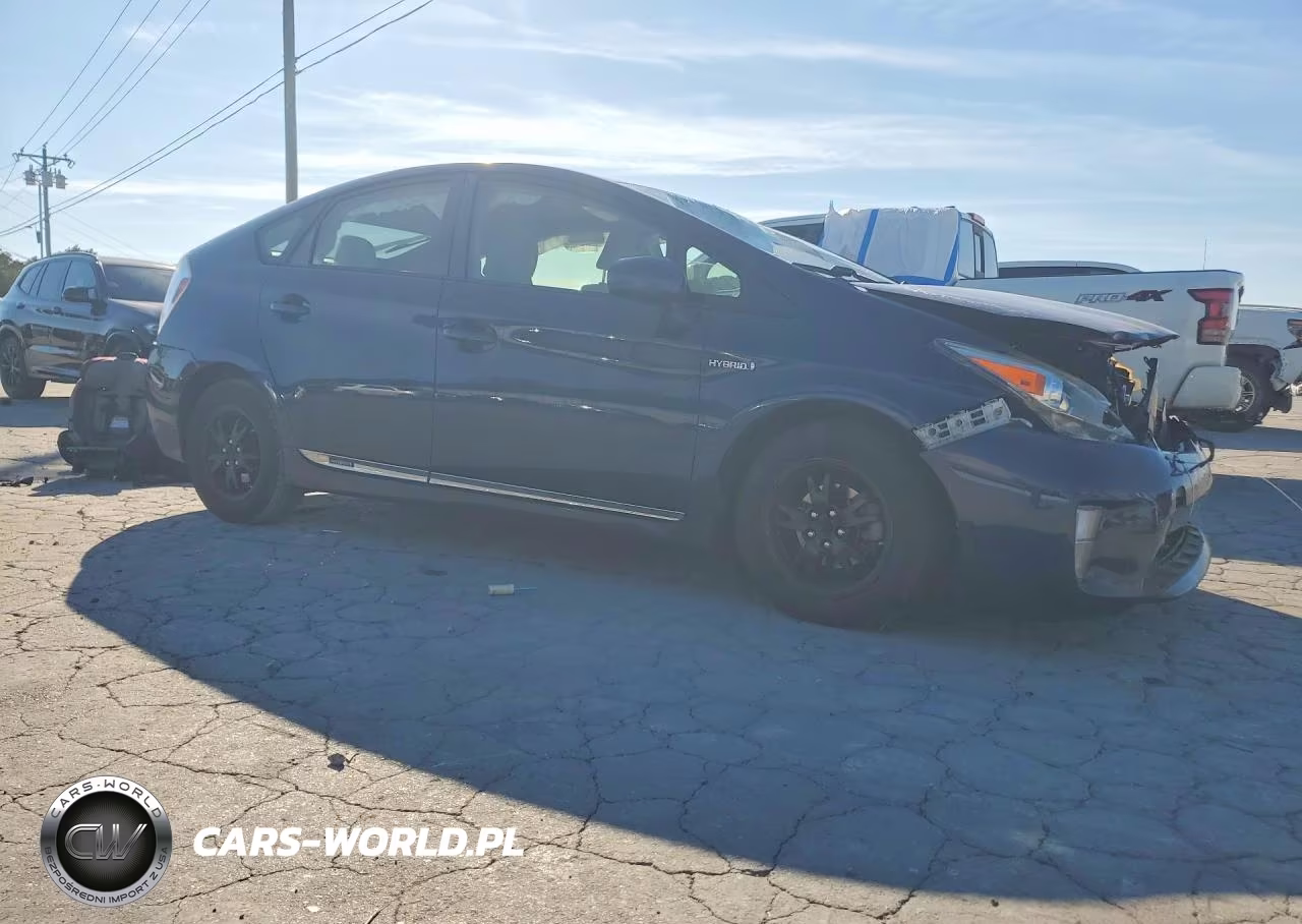 2014 Toyota Prius Three VIN:JTDKN3DU5E1741755 - 4
