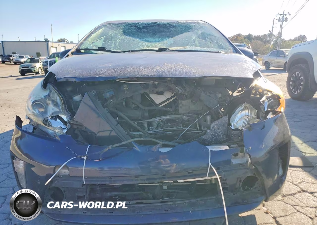 2014 Toyota Prius Three VIN:JTDKN3DU5E1741755 - 5