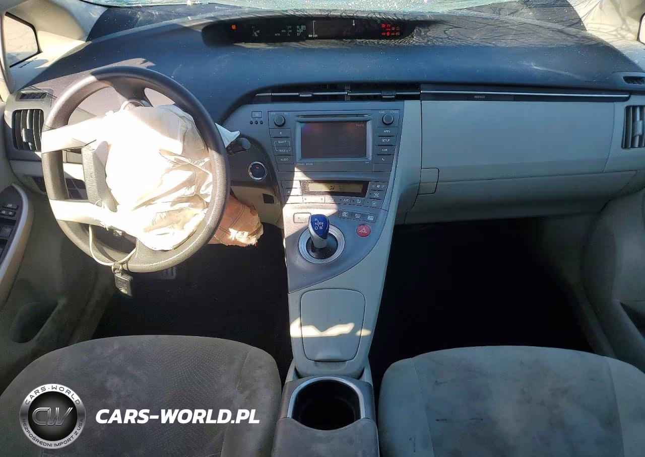 2014 Toyota Prius Three VIN:JTDKN3DU5E1741755 - 8