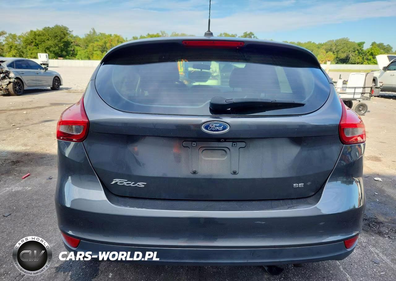 2017 Ford Focus Se VIN:1FADP3K25HL242120 - 6