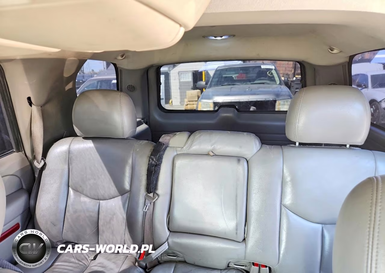 2004 Chevrolet Tahoe C1500 VIN:1GNEC13T74R273910 - 10