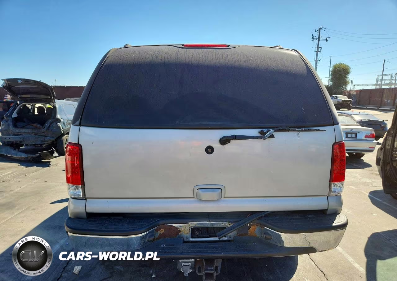 2004 Chevrolet Tahoe C1500 VIN:1GNEC13T74R273910 - 6