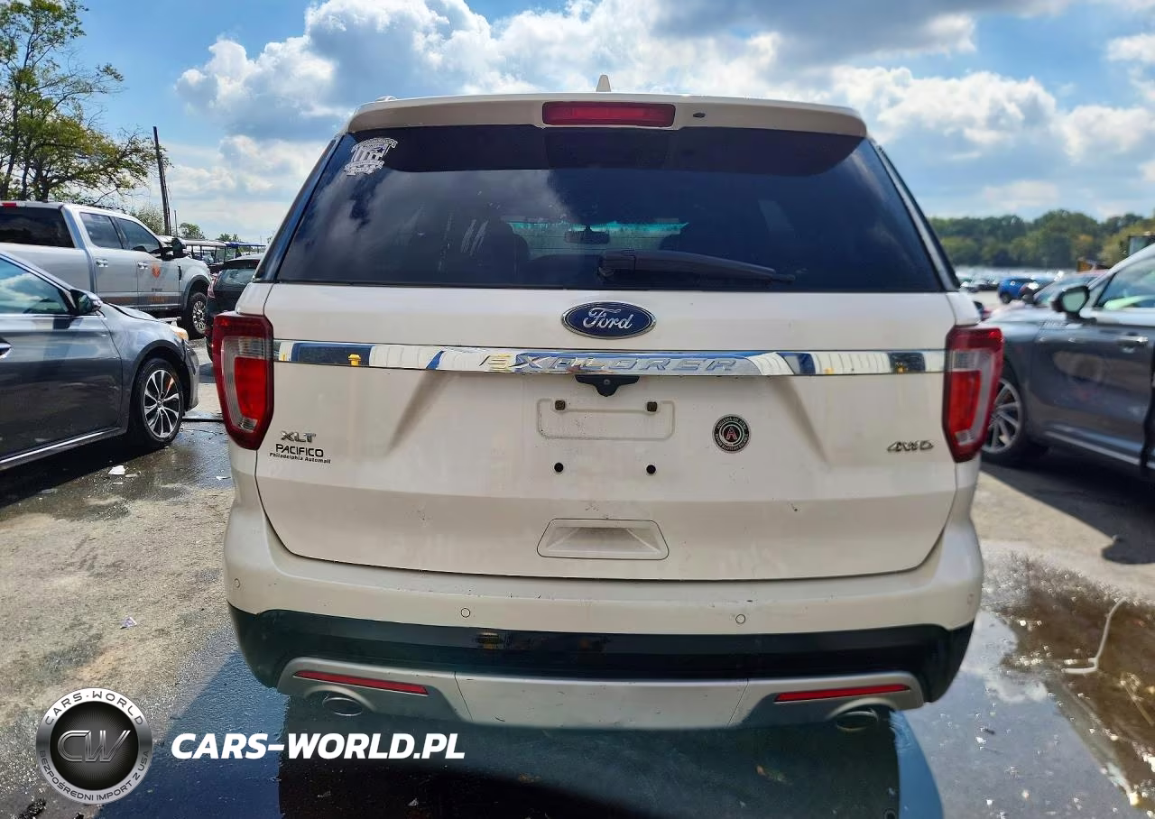 2017 Ford Explorer Xlt VIN:1FM5K8D80HGB37114 - 6