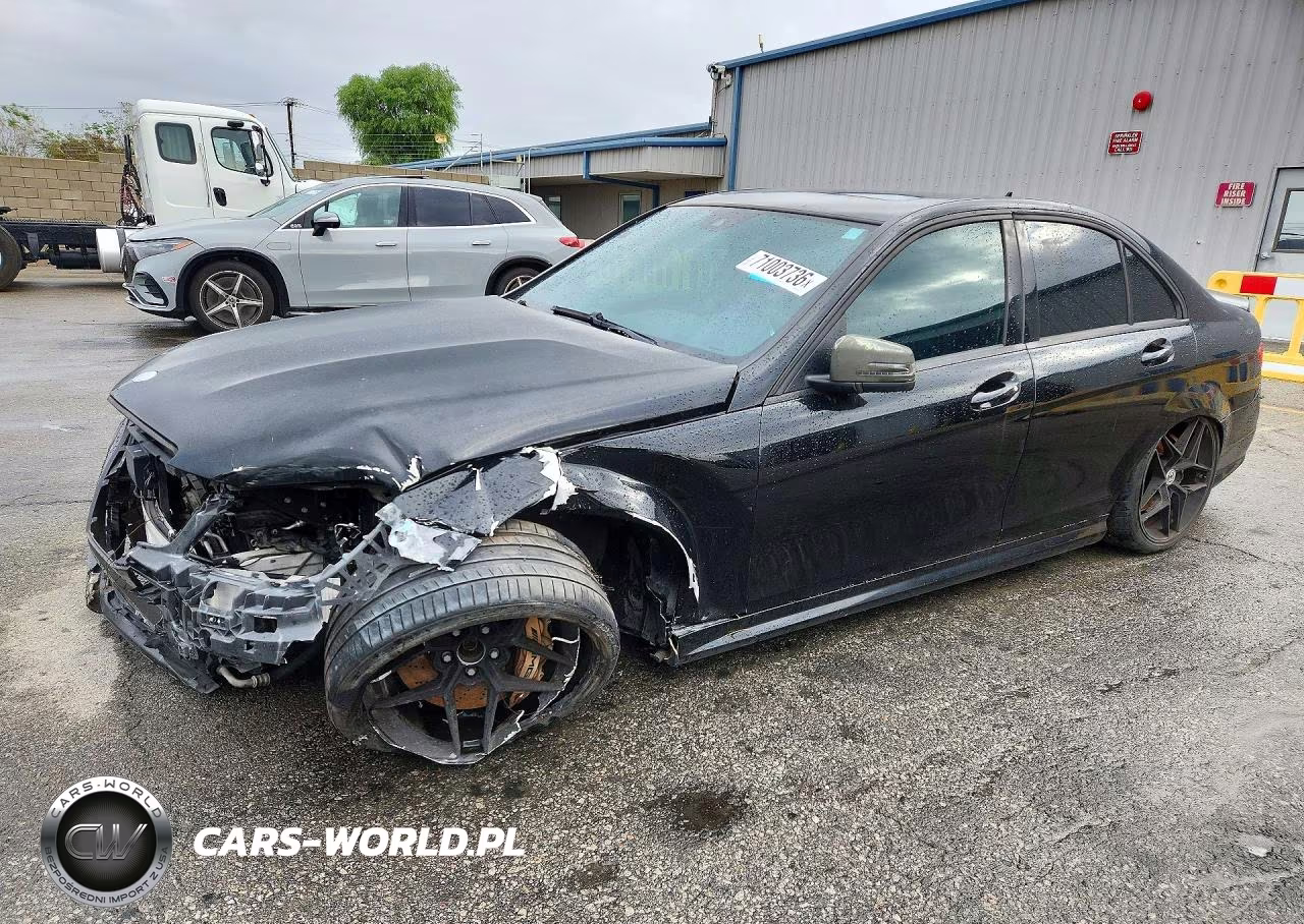 2013 Mercedes-Benz C 63 Amg VIN:WDDGF7HB3DA807355 - 1