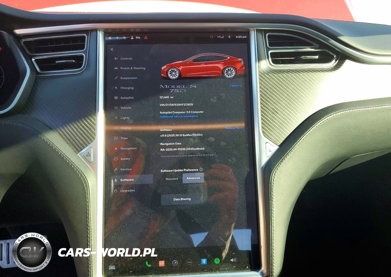 2017 Tesla Model S VIN:5YJSA1E20HF213825 - 9