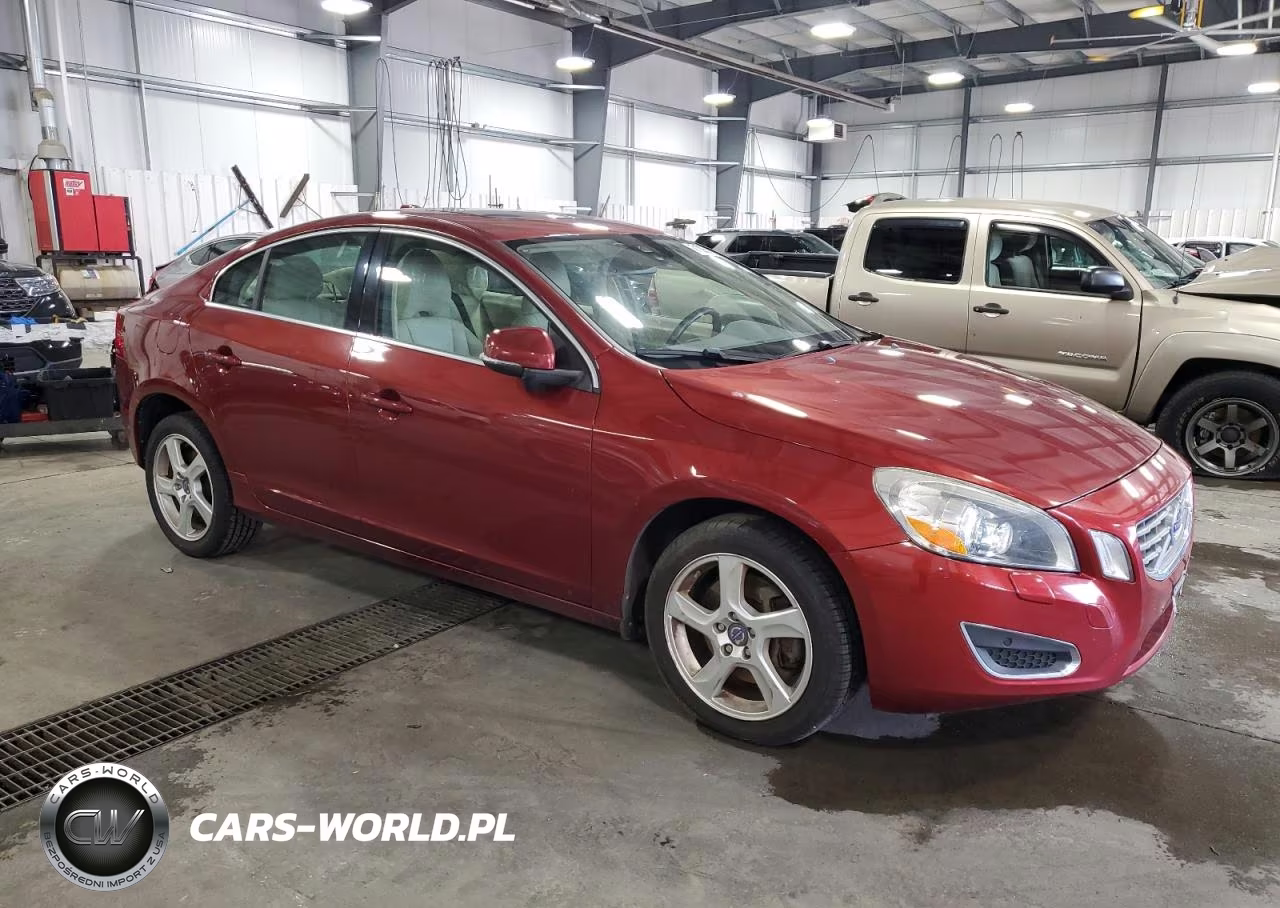 2013 Volvo S60 T5 VIN:YV1612FS2D2211734 - 4