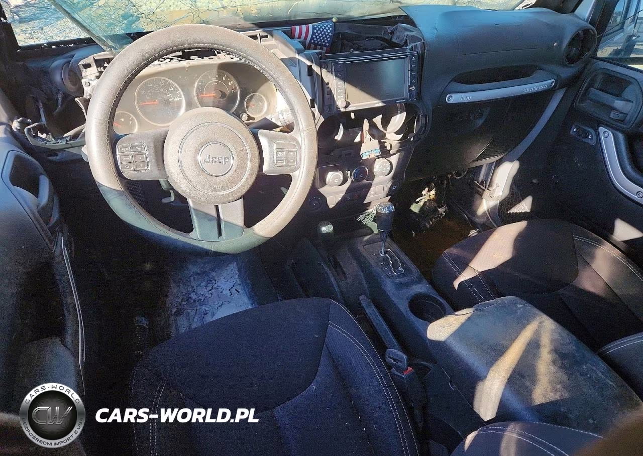2014 Jeep Wrangler Unlimited Sahara VIN:1C4BJWEG0EL233817 - 8