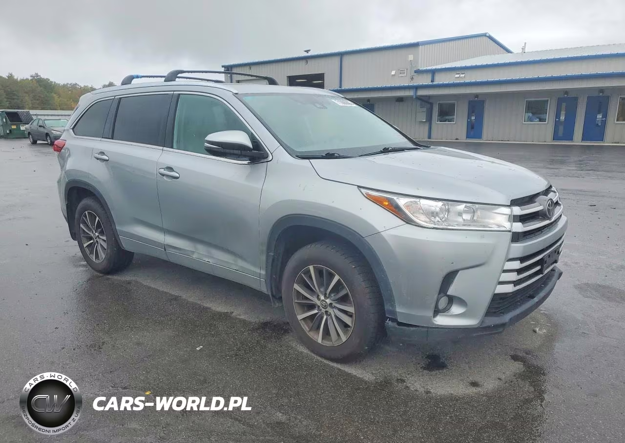 2018 Toyota Highlander Xle VIN:5TDJZRFHXJS499545 - 4