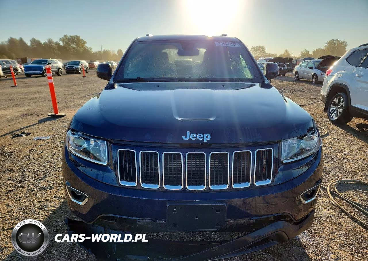 2015 Jeep Grand Cherokee Laredo VIN:1C4RJFAG4FC827865 - 5