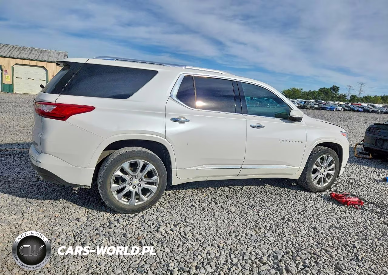 2018 Chevrolet Traverse Premier VIN:1GNERKKW8JJ142933 - 3