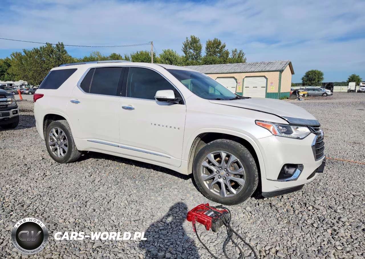 2018 Chevrolet Traverse Premier VIN:1GNERKKW8JJ142933 - 4