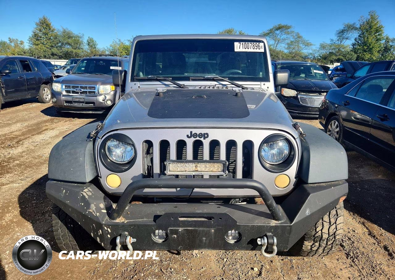 2013 Jeep Wrangler Unlimited Sport VIN:1C4BJWDG3DL643317 - 5