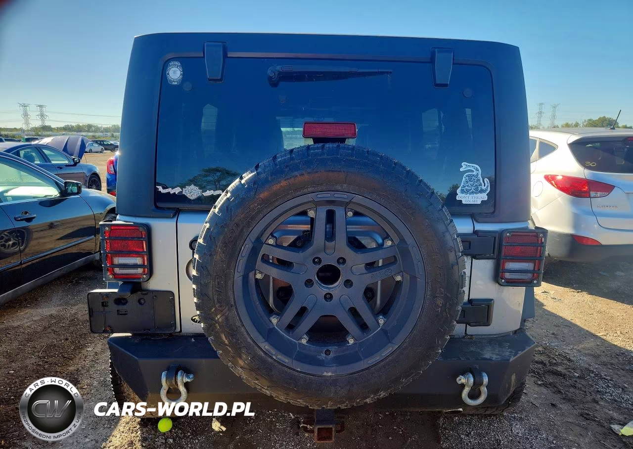 2013 Jeep Wrangler Unlimited Sport VIN:1C4BJWDG3DL643317 - 6