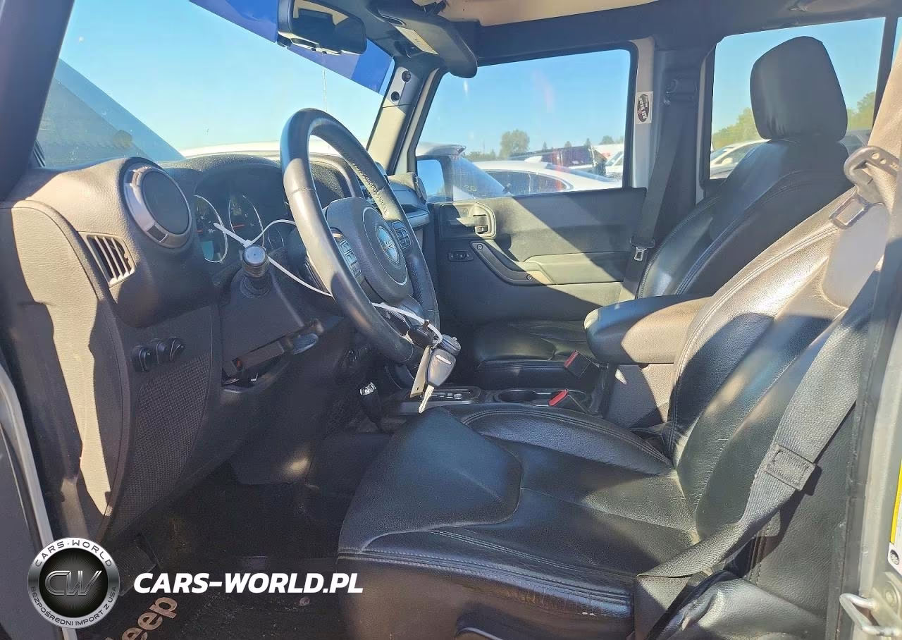 2013 Jeep Wrangler Unlimited Sport VIN:1C4BJWDG3DL643317 - 7