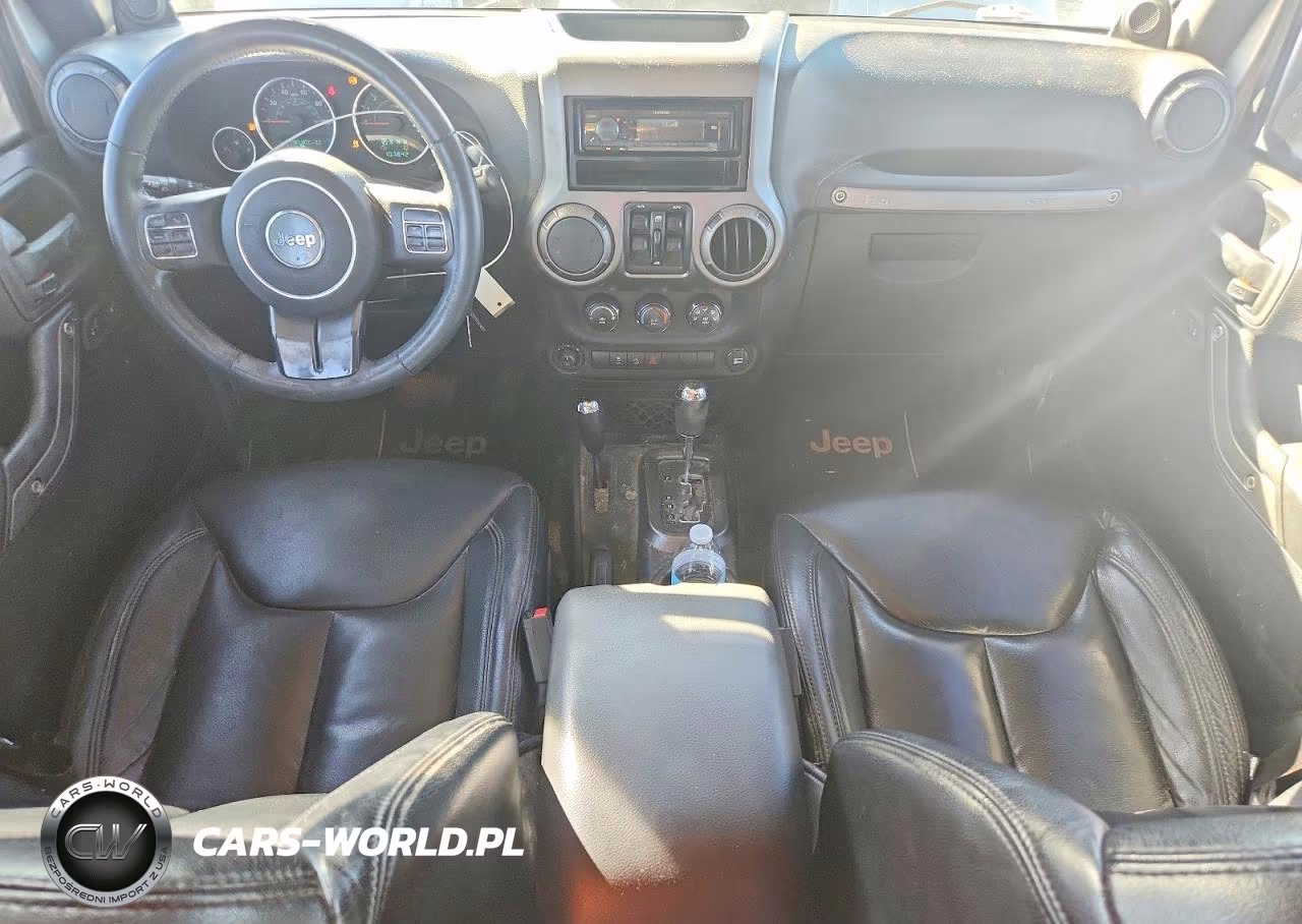 2013 Jeep Wrangler Unlimited Sport VIN:1C4BJWDG3DL643317 - 8