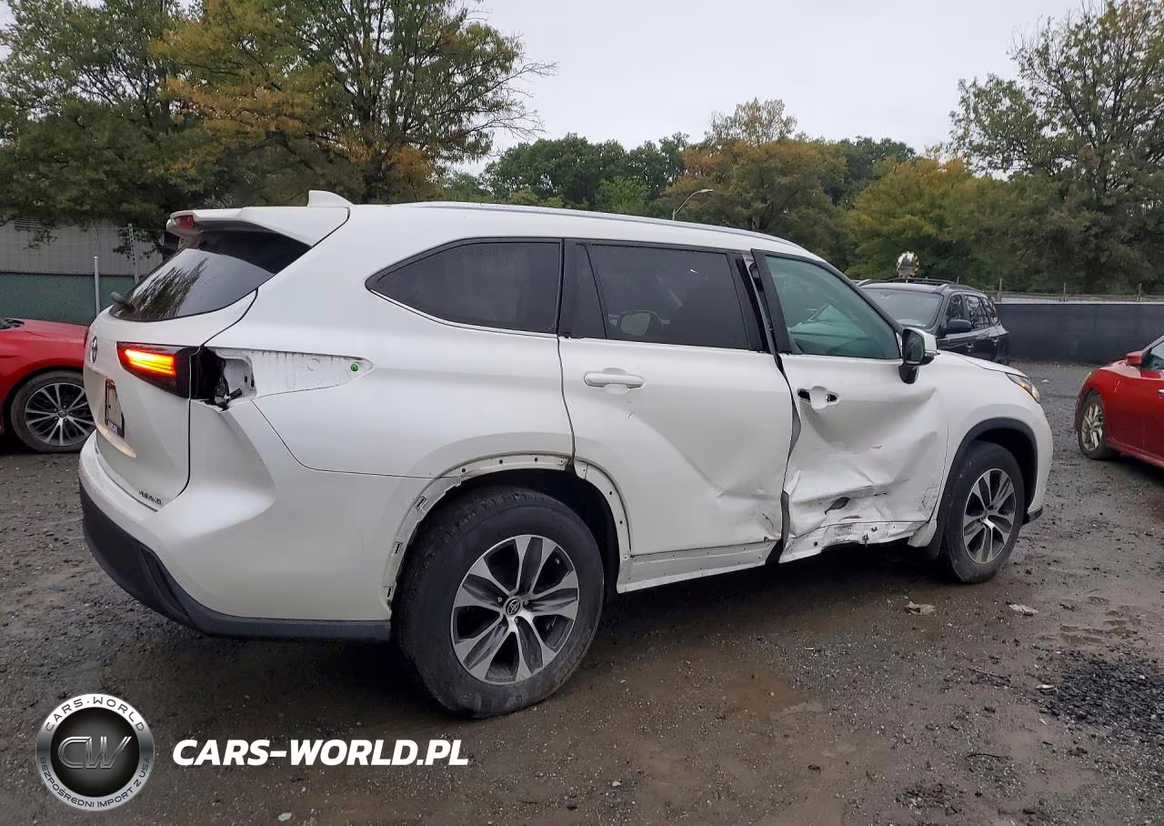 2021 Toyota Highlander Xle VIN:5TDGZRBH6MS122957 - 3