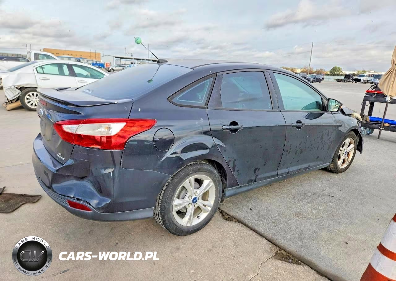 2014 Ford Focus Se VIN:1FADP3F2XEL149213 - 3
