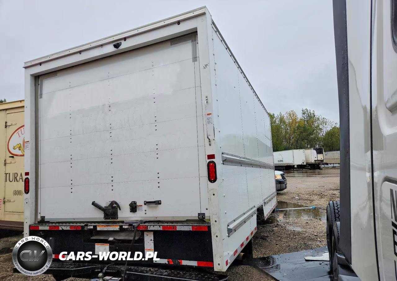 2023 GMC Savana Box Truck VIN:7GZ37TC77PN008261 - 3
