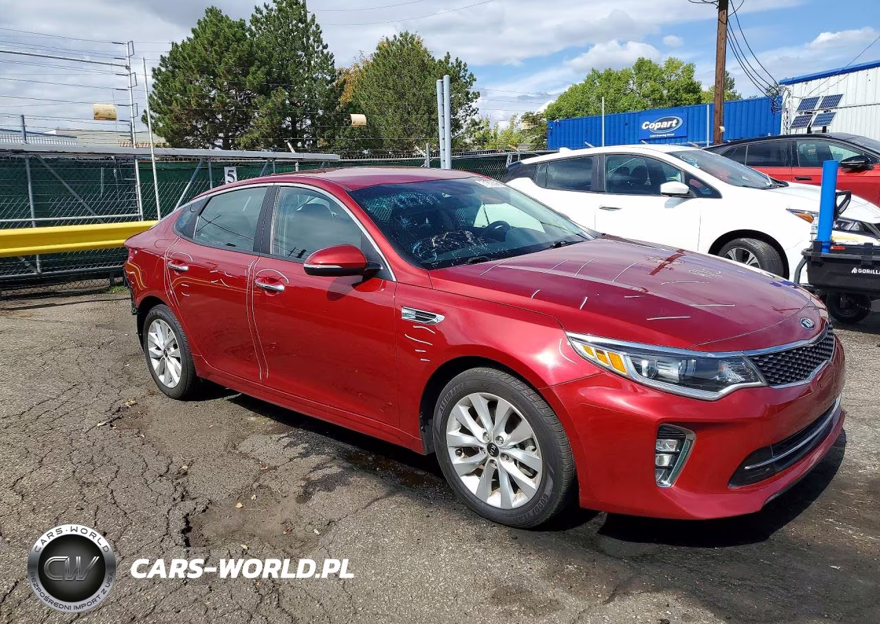 2018 Kia Optima S VIN:5XXGT4L33JG220638 - 4